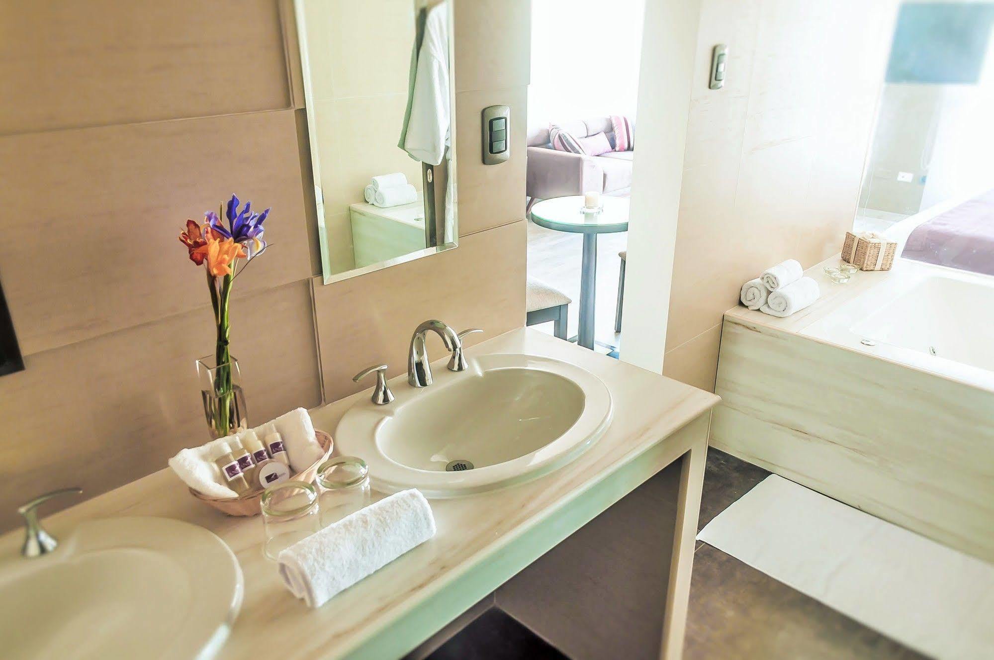 Ayenda Andesmar Hotel